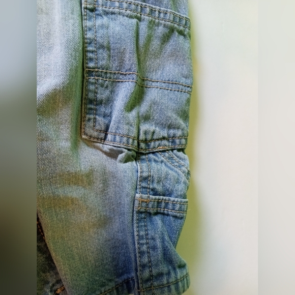 Oshkosh B'Gosh Shortalls 3T - Picture 7 of 8